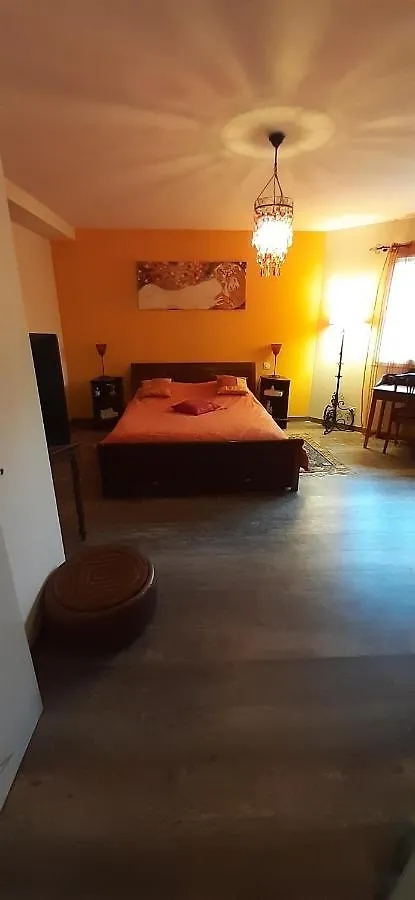 La Cle Des Anges Avec Piscine Chauffee Apartment Egliseneuve-pres-Billom 0*,  France