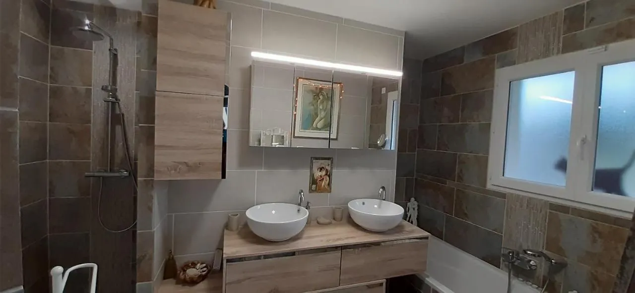 La Cle Des Anges Avec Piscine Chauffee Apartment Egliseneuve-pres-Billom Homestay