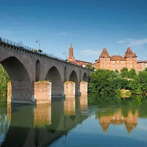 https://le-thtre-cur-de-ville.midi-pyreneeshotels.com